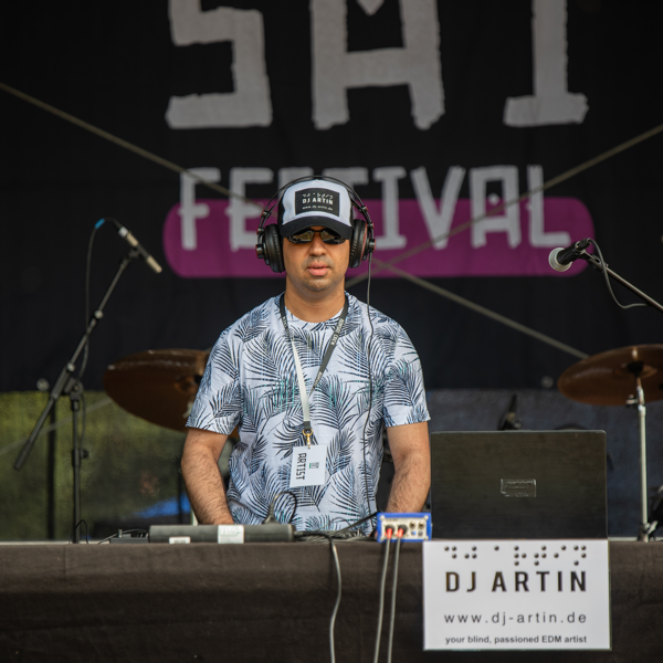 DJ Artin